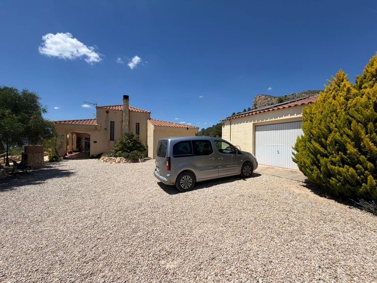 Property thumbnail 11
