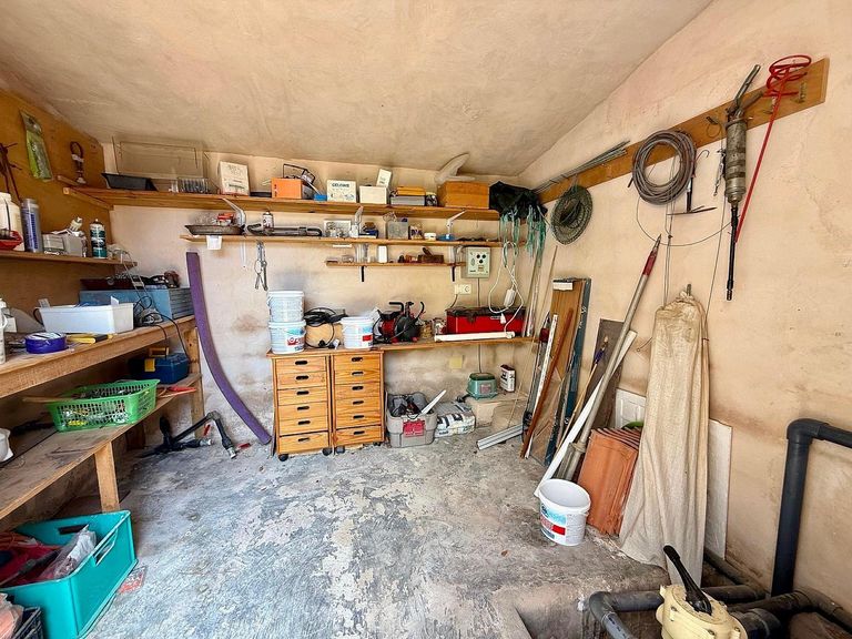 Property thumbnail 36