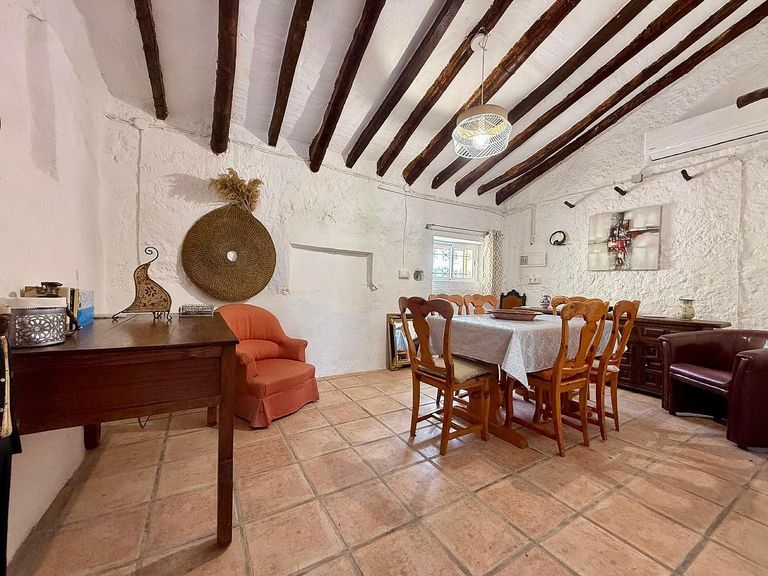 Property thumbnail 12