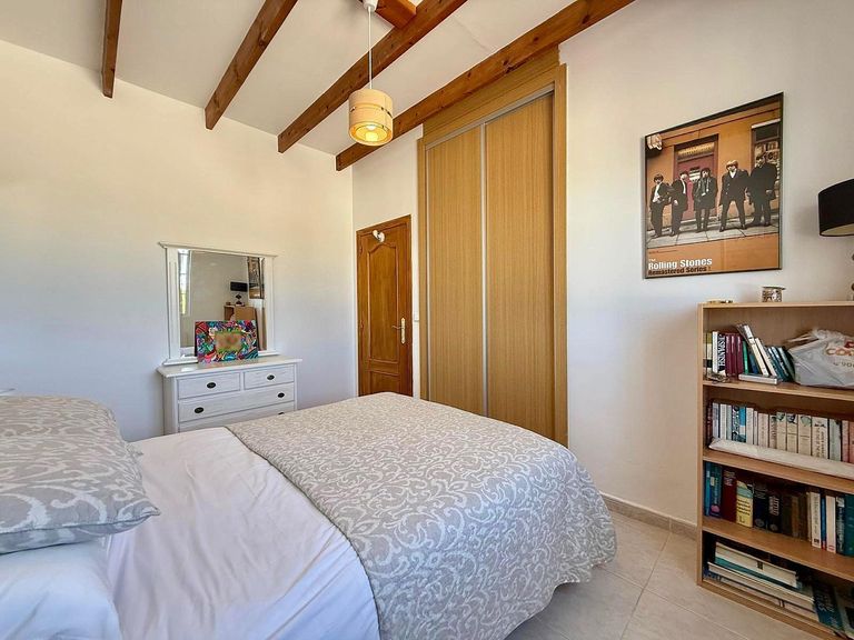 Property thumbnail 2