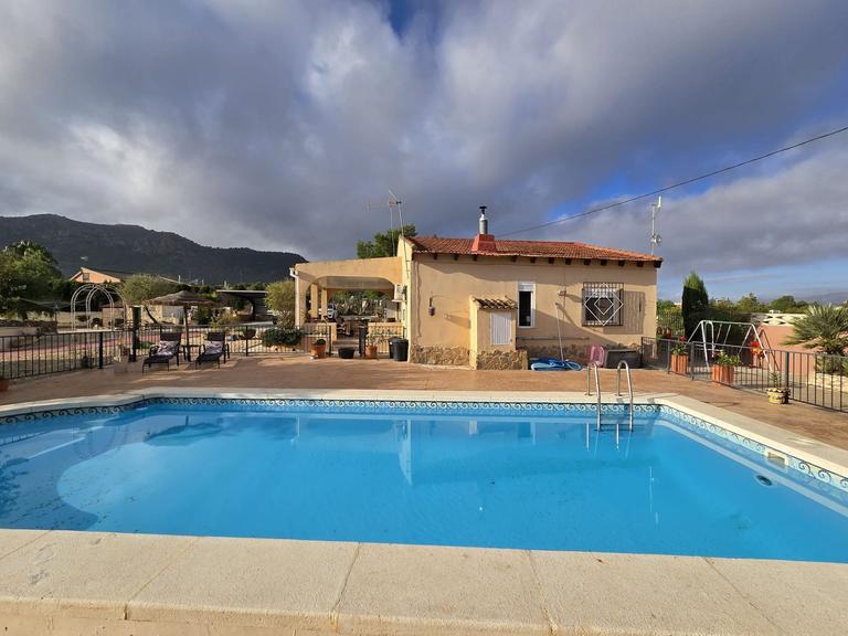 5 bedroom Detached villa in Sax, Costa Blanca - Property IV13830