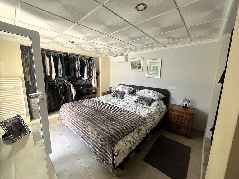 Property thumbnail 25