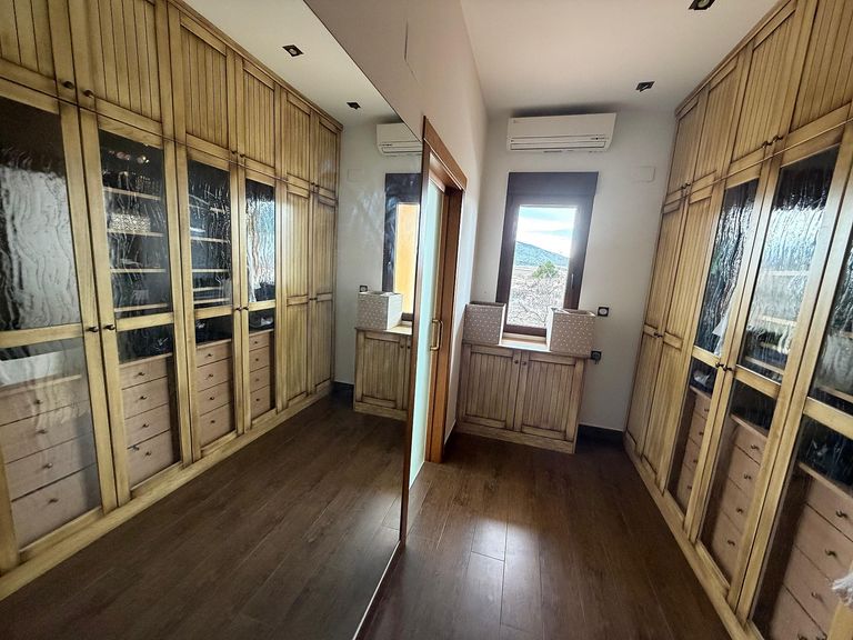 Property thumbnail 15