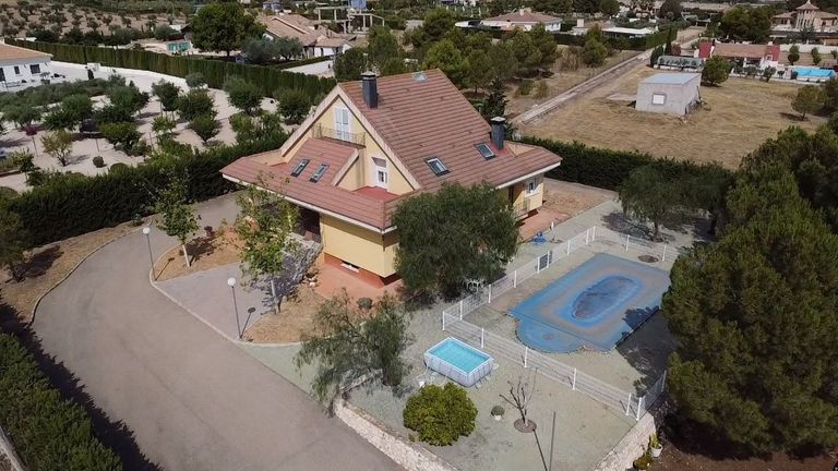 8 bedroom Detached Villa in Yecla, Costa Blanca - Property IV7253