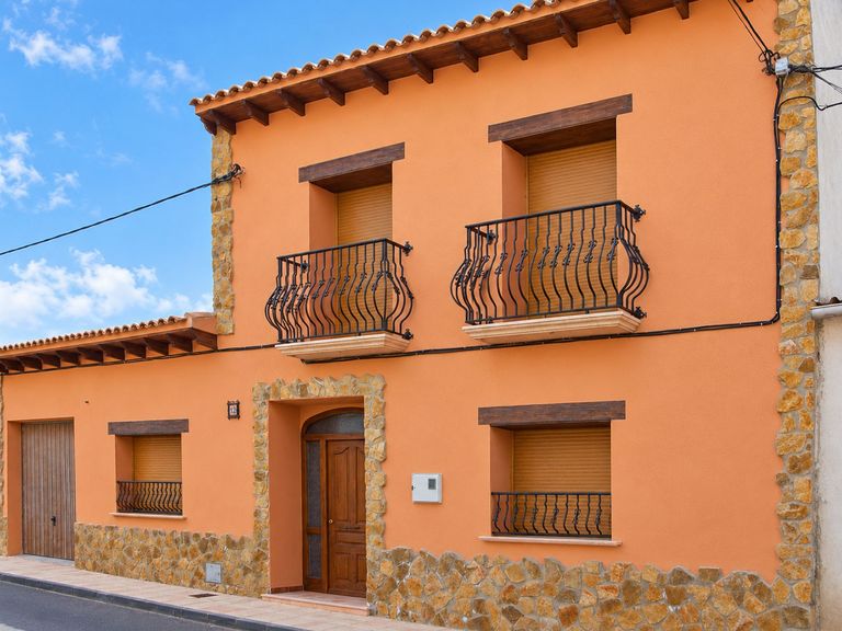 Property thumbnail 1