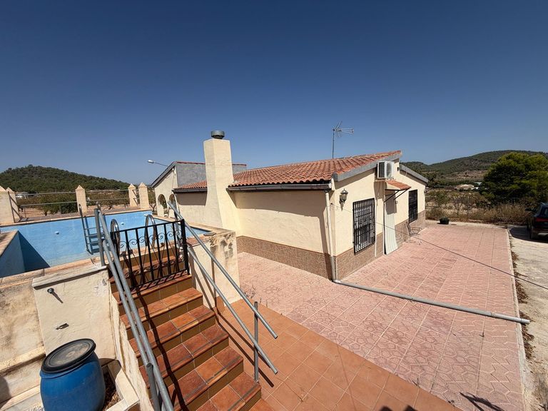 Property thumbnail 1
