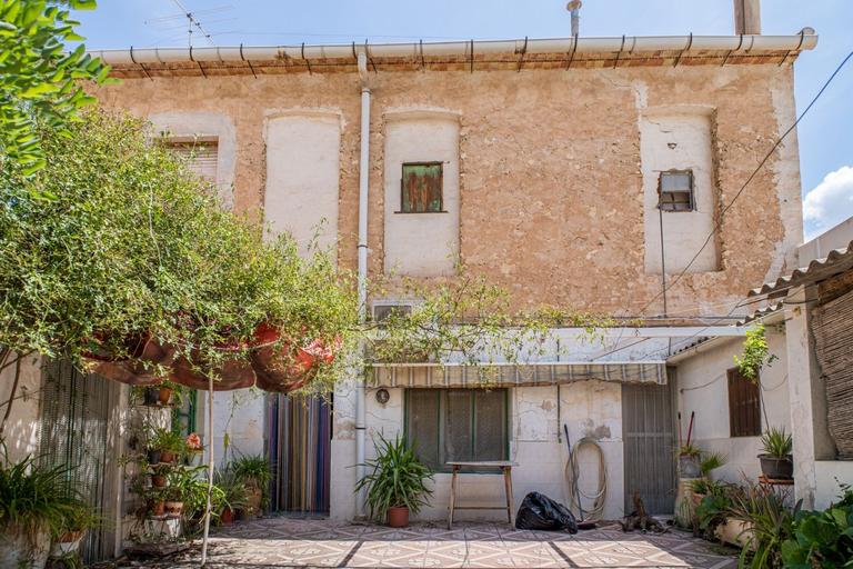 Property thumbnail 2