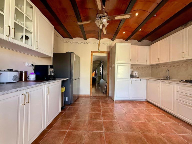 Property thumbnail 12