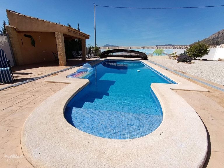 Property thumbnail 2