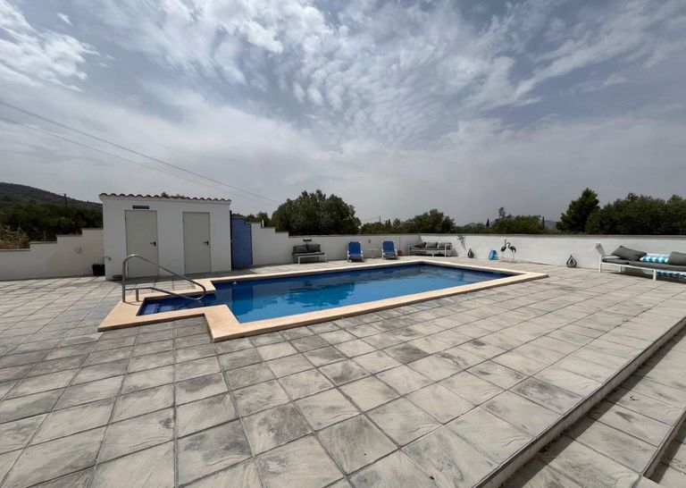 Property thumbnail 11