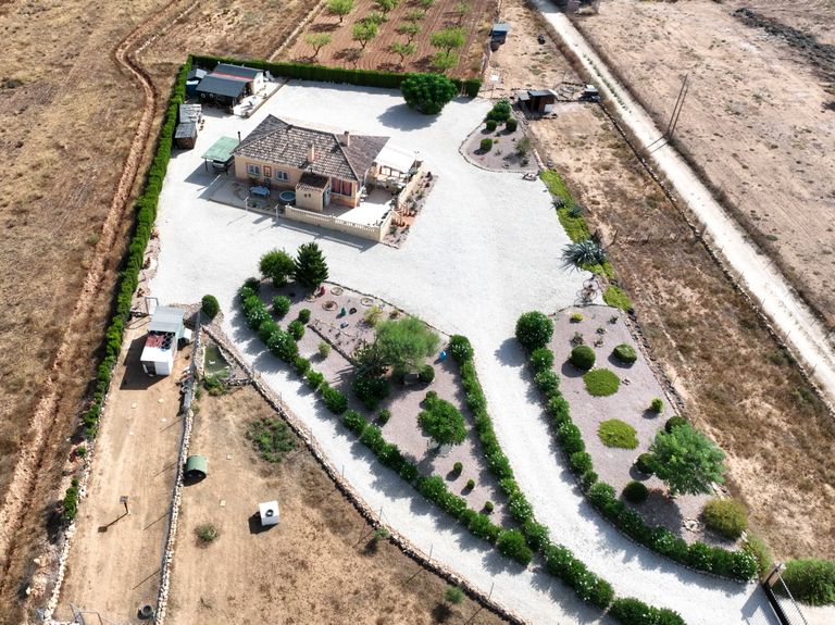 Property thumbnail 1