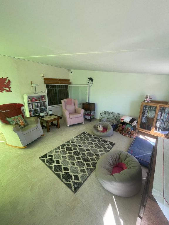Property thumbnail 16