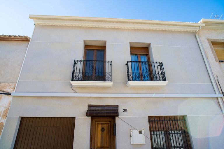 5 bedroom House / Villa in Pinoso, Costa Blanca - Property IV180UD