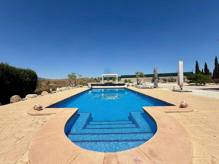 Property thumbnail 4