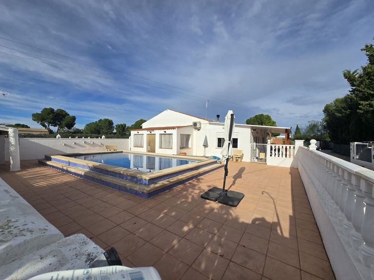 Property thumbnail 6