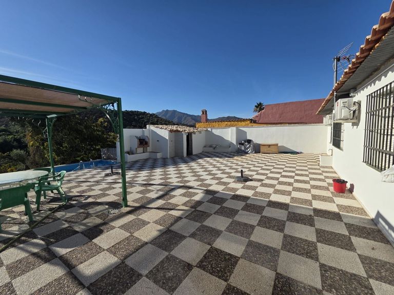 Property thumbnail 3