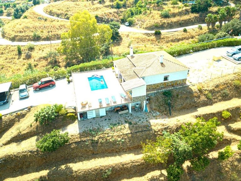Property thumbnail 2