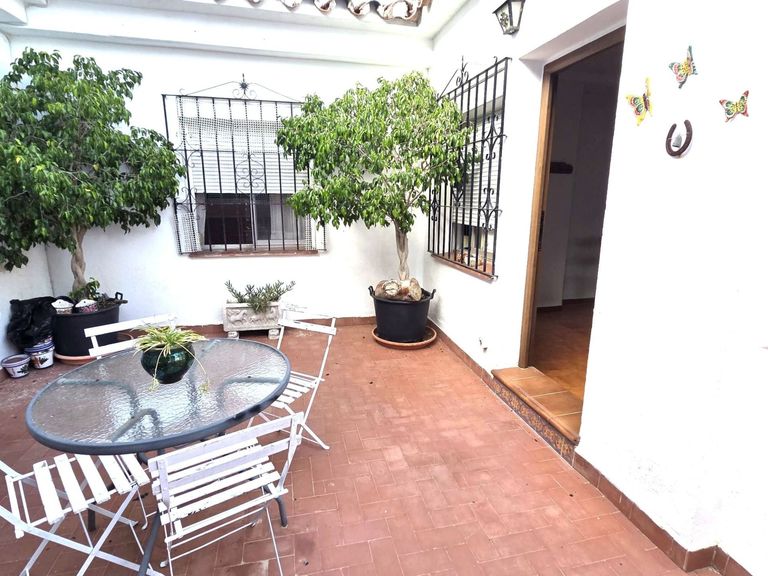 Property thumbnail 2