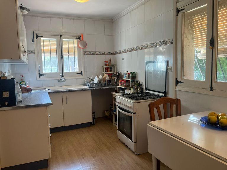 Property thumbnail 6