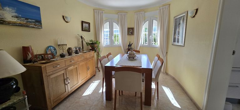 Property thumbnail 8