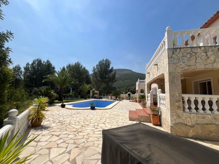 Property thumbnail 3