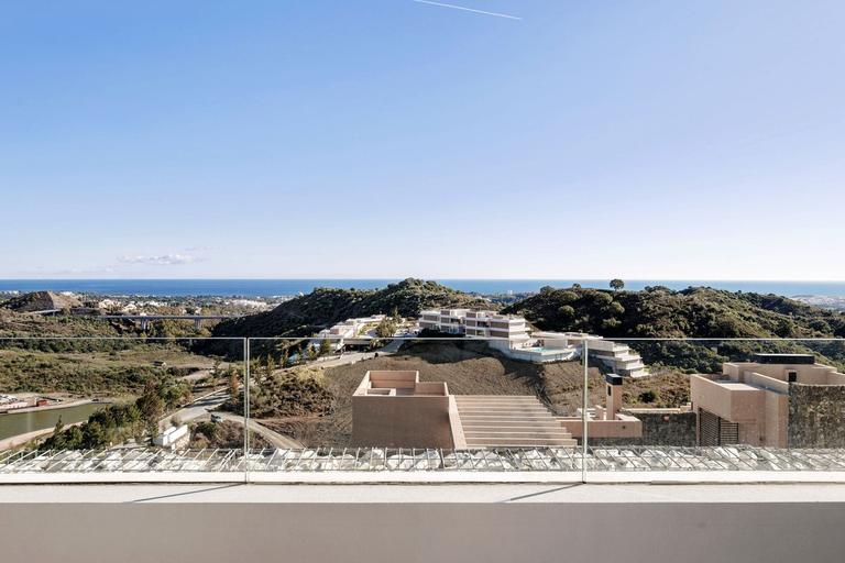 3 bedroom Apartment in Benahavis, Costa del Sol - Property PA077101