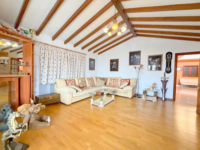 Property thumbnail 10