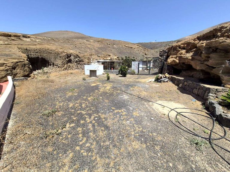 Property thumbnail 1