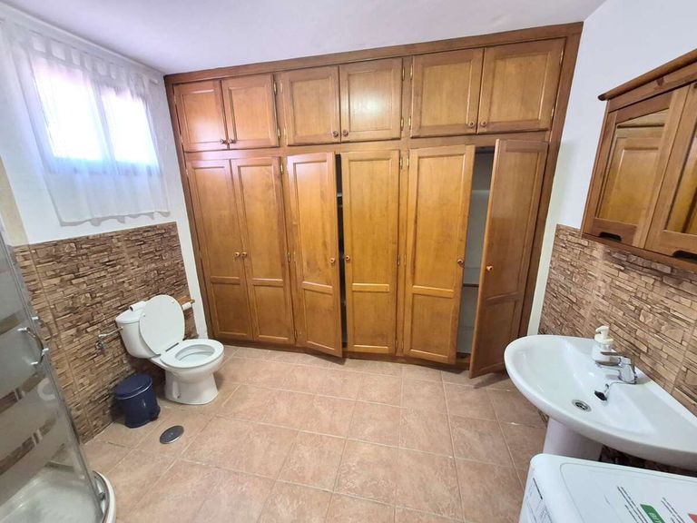 Property thumbnail 36