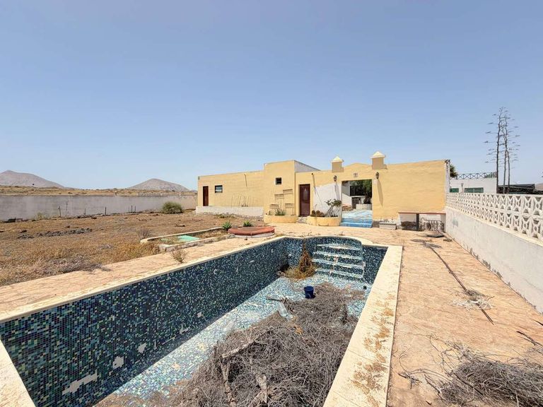 Property thumbnail 2