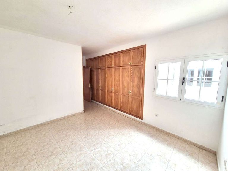 Property thumbnail 1