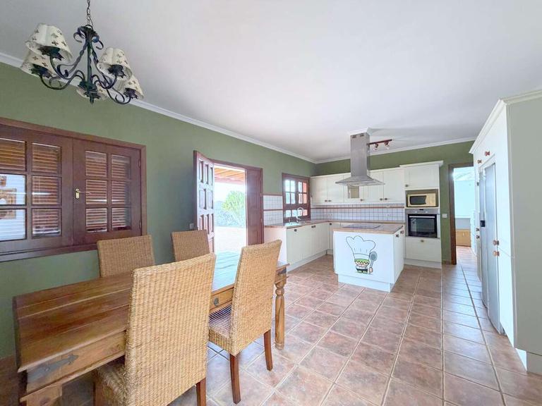 Property thumbnail 11