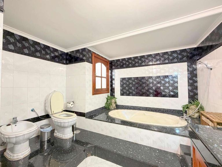 Property thumbnail 37