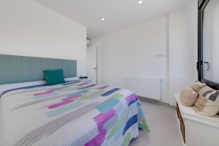 Property thumbnail 36