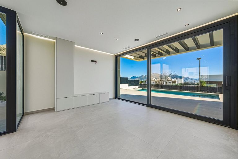 Property thumbnail 12