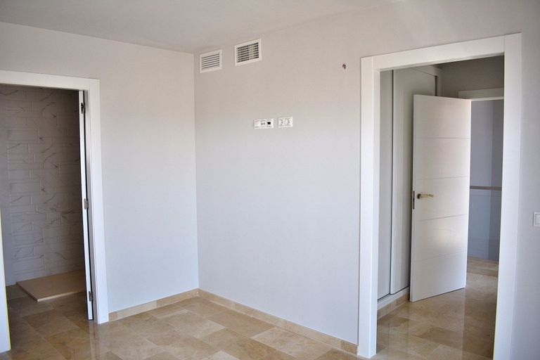 Property thumbnail 25