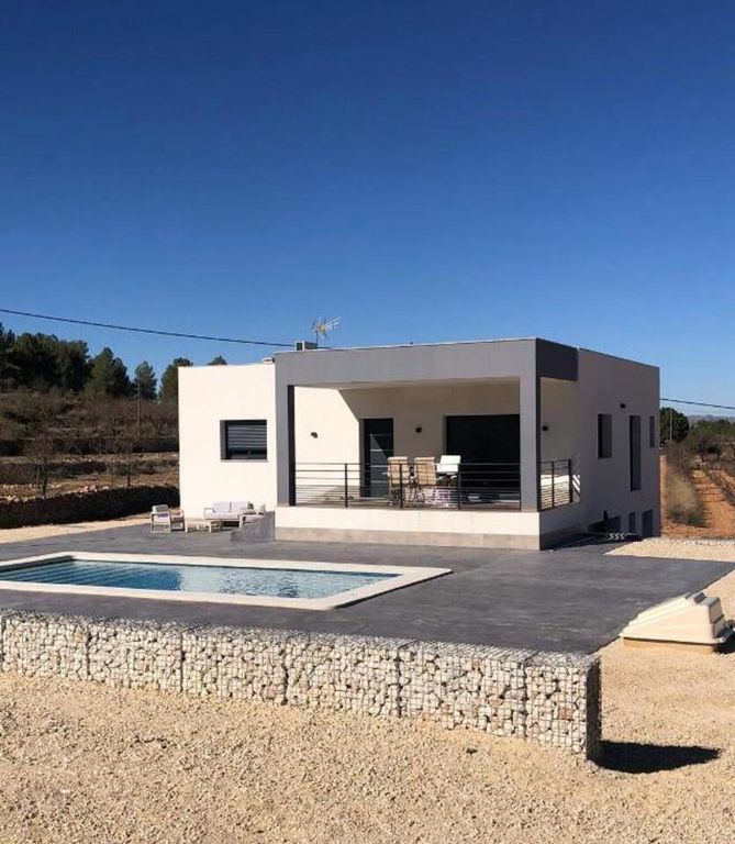 Property thumbnail 2