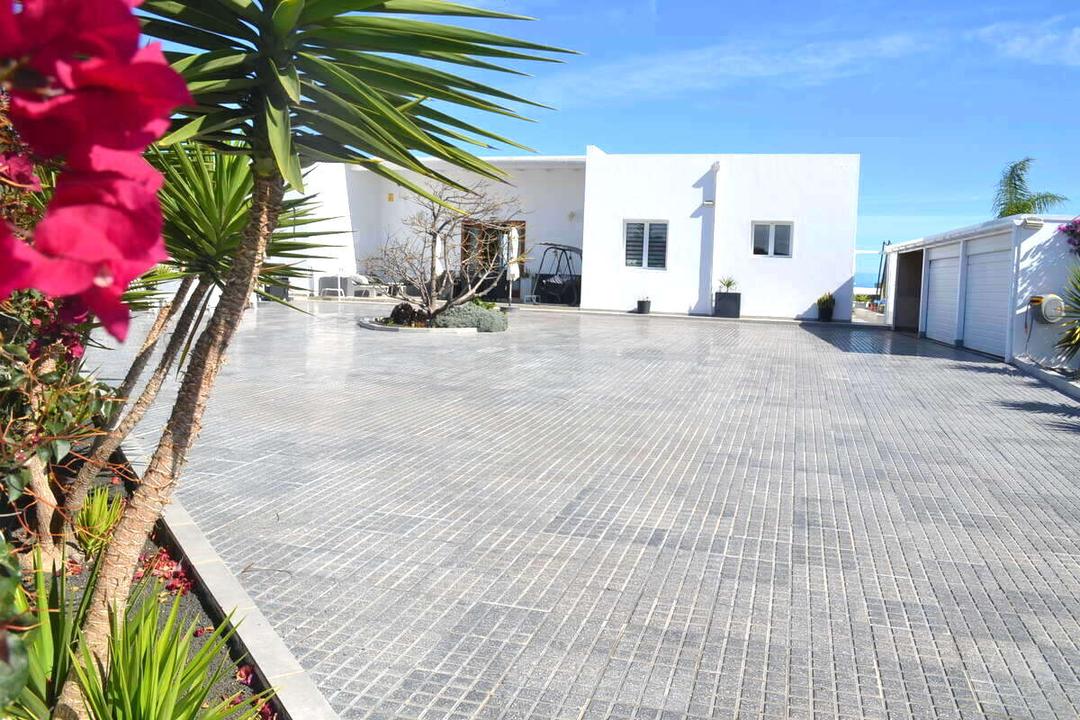 4 bedroom House / Villa in Costa Teguise, Lanzarote - Property SL604008