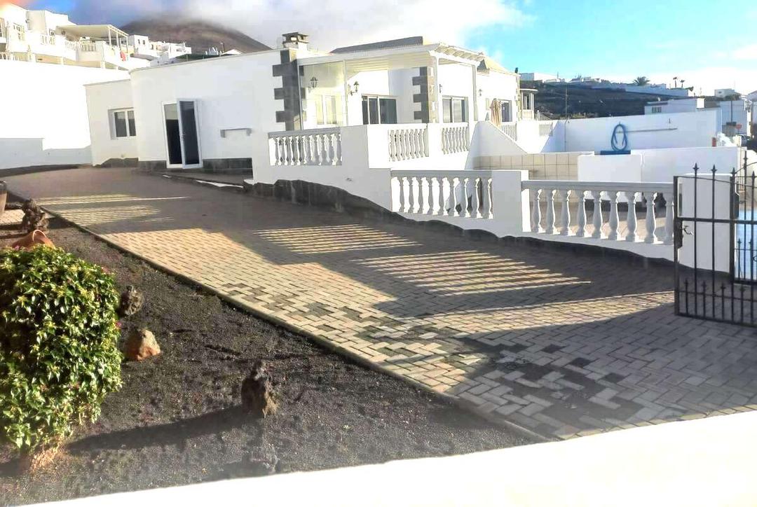 4 bedroom House / Villa in Candelaria, Lanzarote - Property SL588537