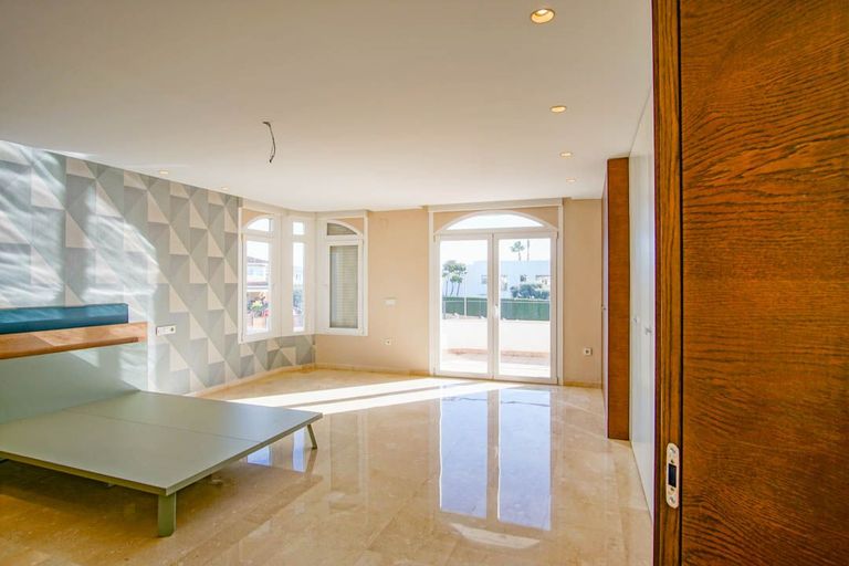 Property thumbnail 6