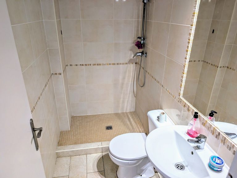 Property thumbnail 25