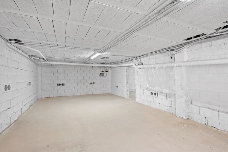 Property thumbnail 37