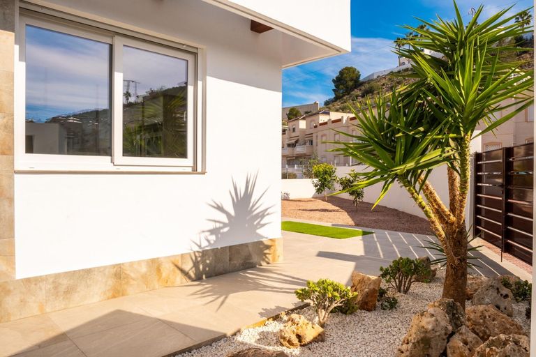 Property thumbnail 3