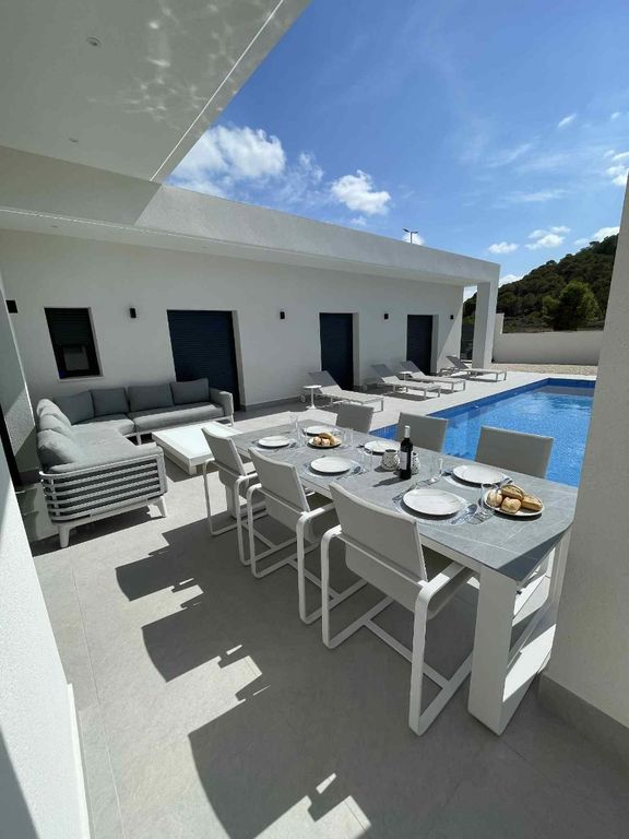 Property thumbnail 1