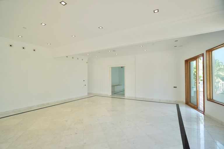 Property thumbnail 11