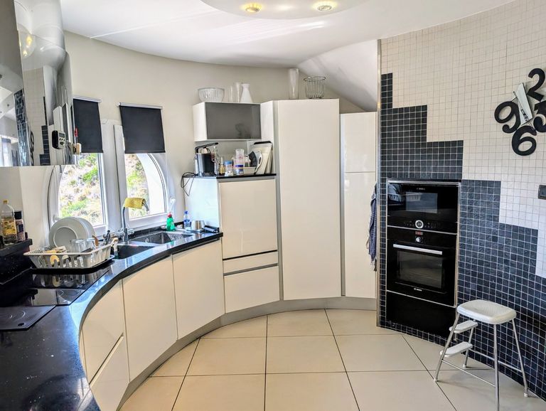 Property thumbnail 9