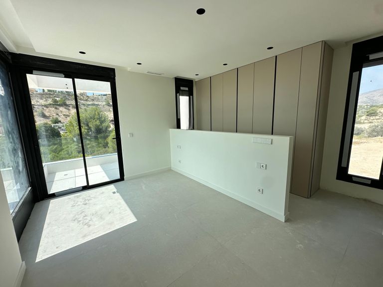 Property thumbnail 8