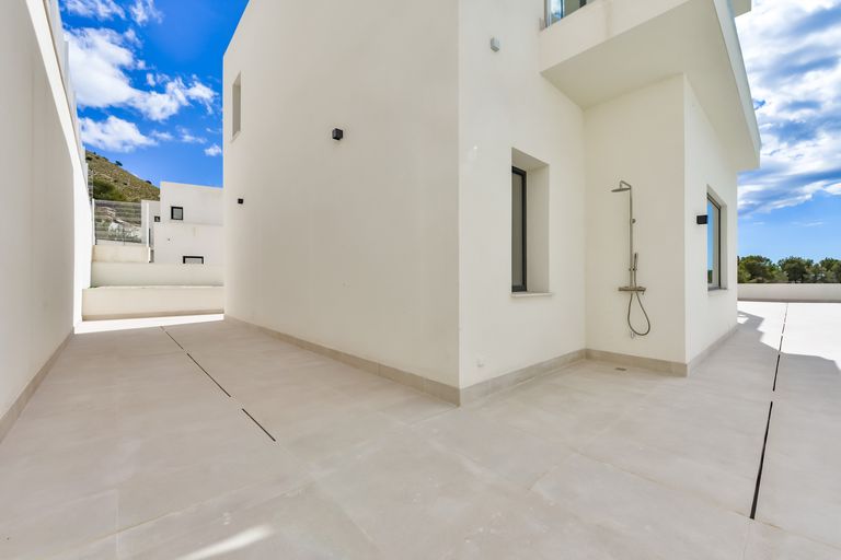 Property thumbnail 12
