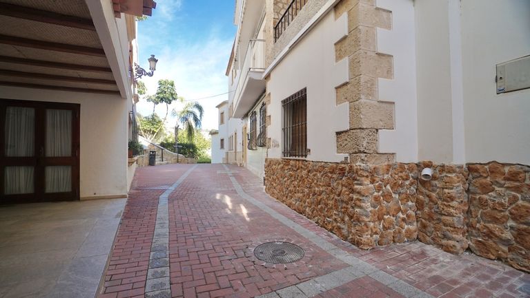 Property thumbnail 4