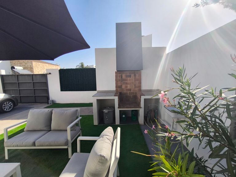 Property thumbnail 8